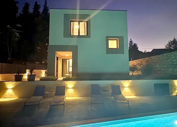 Villa D Cube Kremena