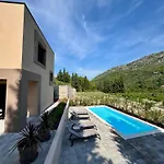 D Cube Villa Kremena