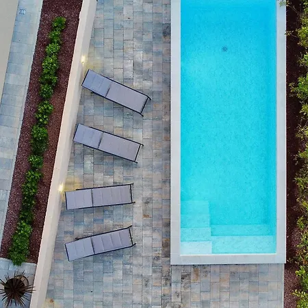 Villa D Cube Kremena